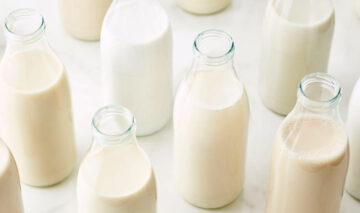 8 أطعمة ومشروبات يجب تجنب تناولها مع الحليب
