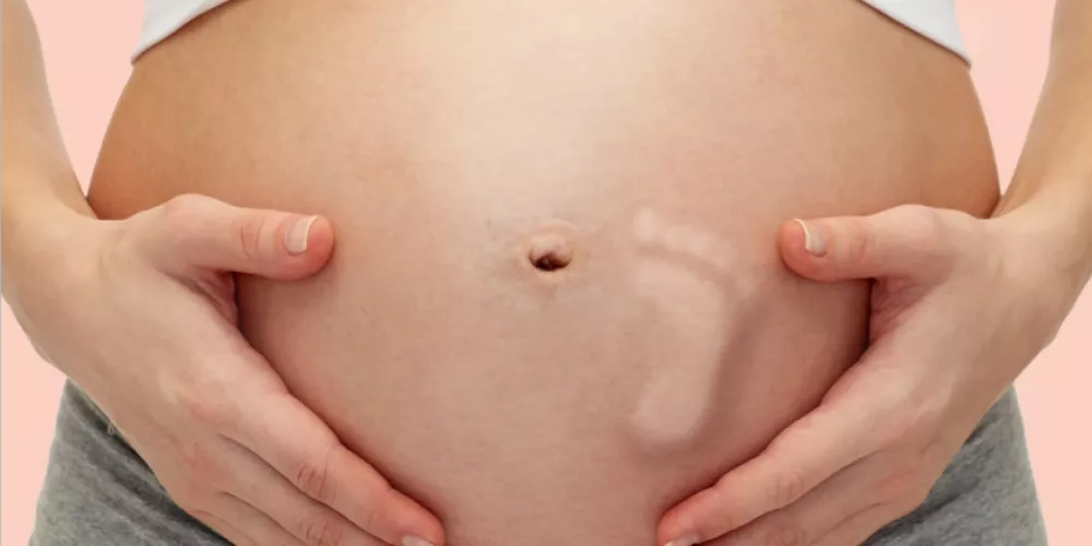 متى يتحرك الجنين في بطن أمه وفي اي شهر يكبر بطن الحامل